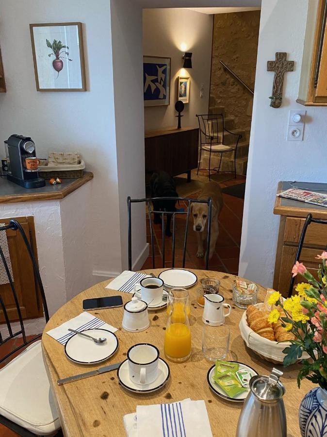Le Prieure De Saint Pierre Bed and Breakfast Eksteriør billede