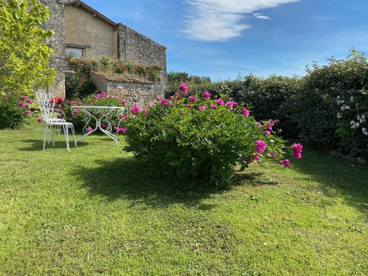Le Prieure De Saint Pierre Bed and Breakfast Eksteriør billede